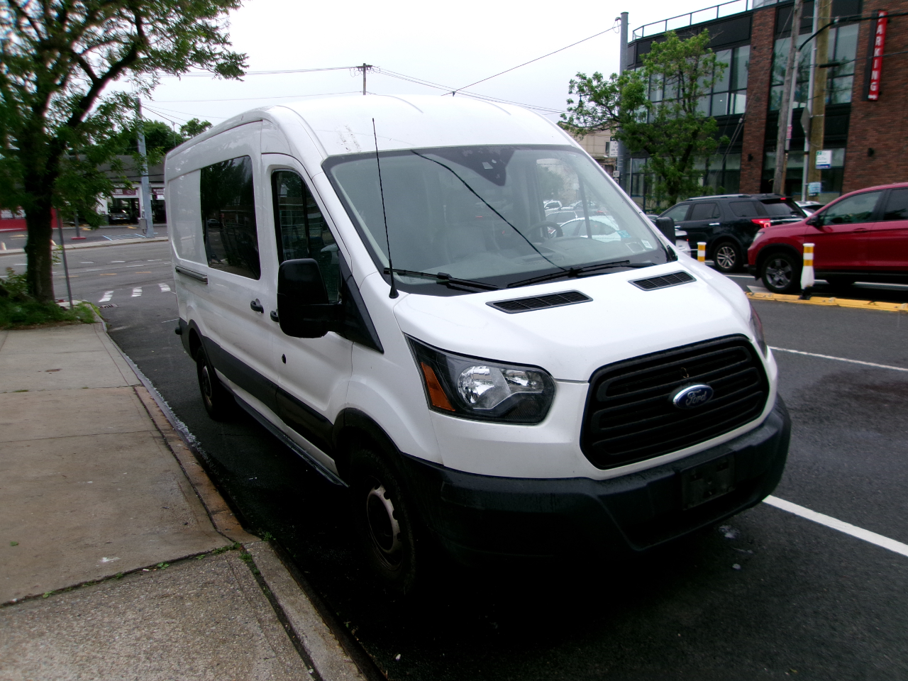 Ford Transit 250 Van Med. Roof w/Sliding Pass. 148-in. WB 2019
