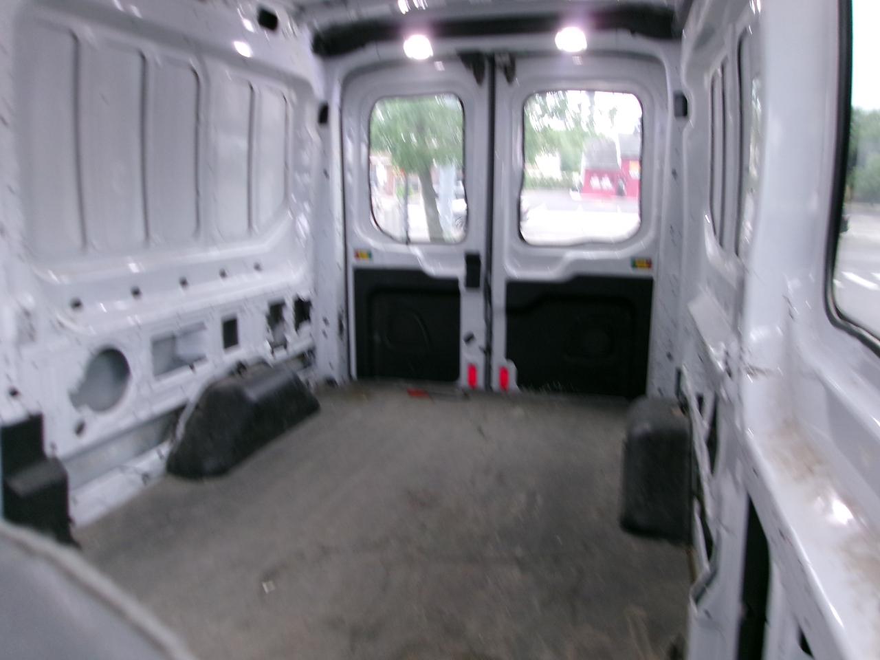 Ford Transit 250 Van Med. Roof w/Sliding Pass. 148-in. WB 2019