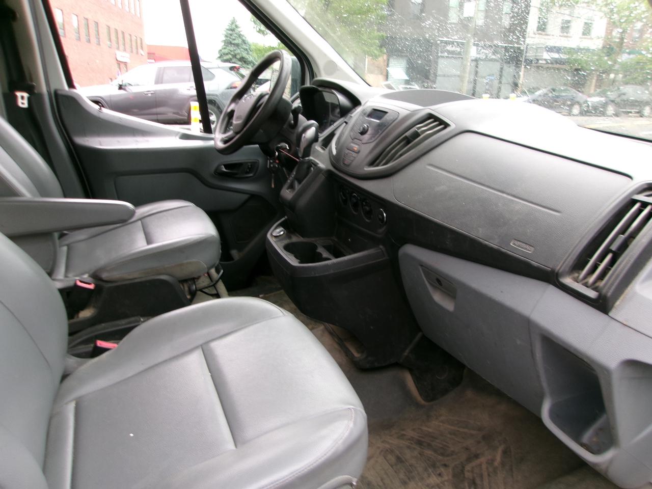 Ford Transit 250 Van Med. Roof w/Sliding Pass. 148-in. WB 2019