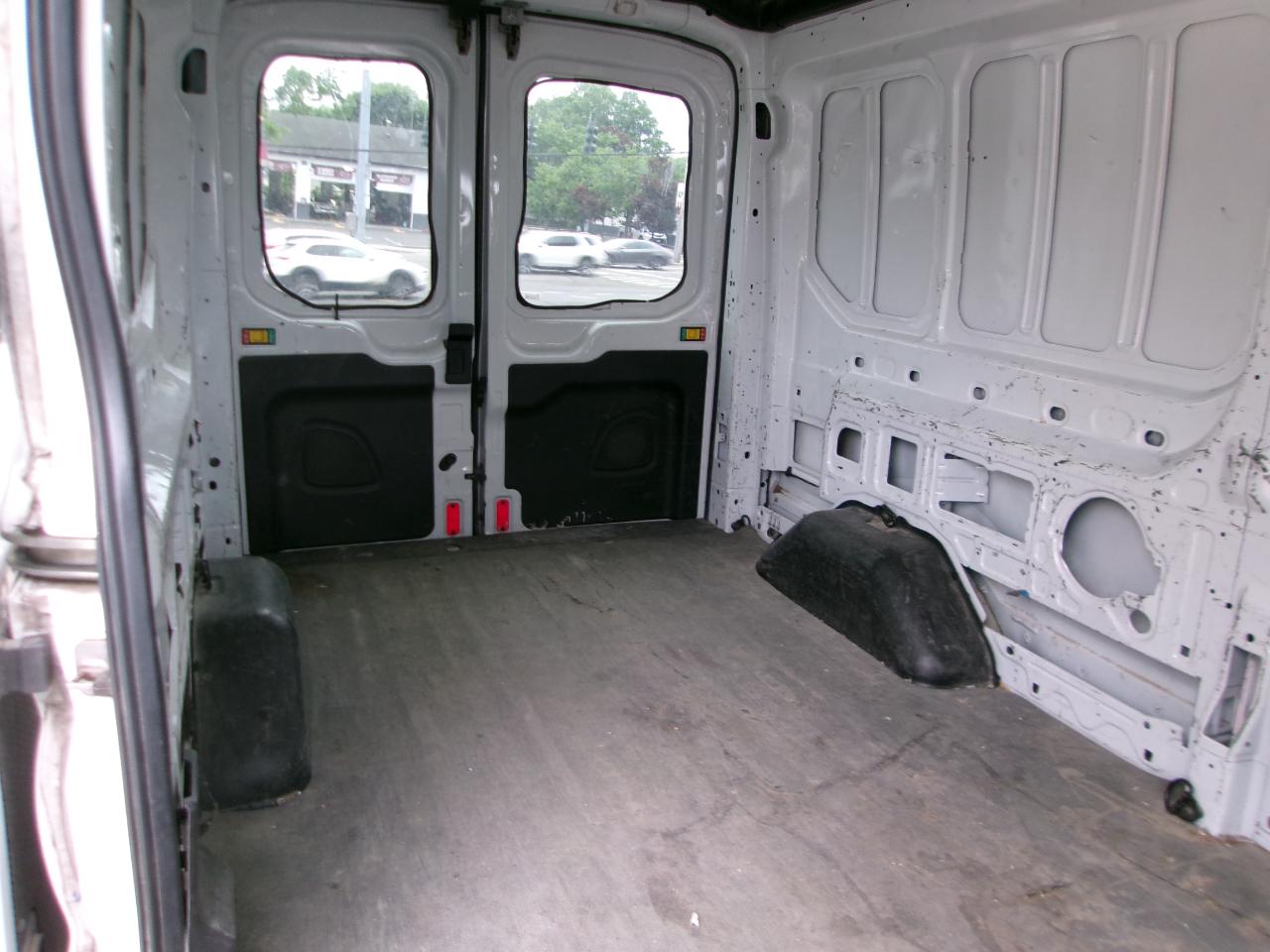 Ford Transit 250 Van Med. Roof w/Sliding Pass. 148-in. WB 2019