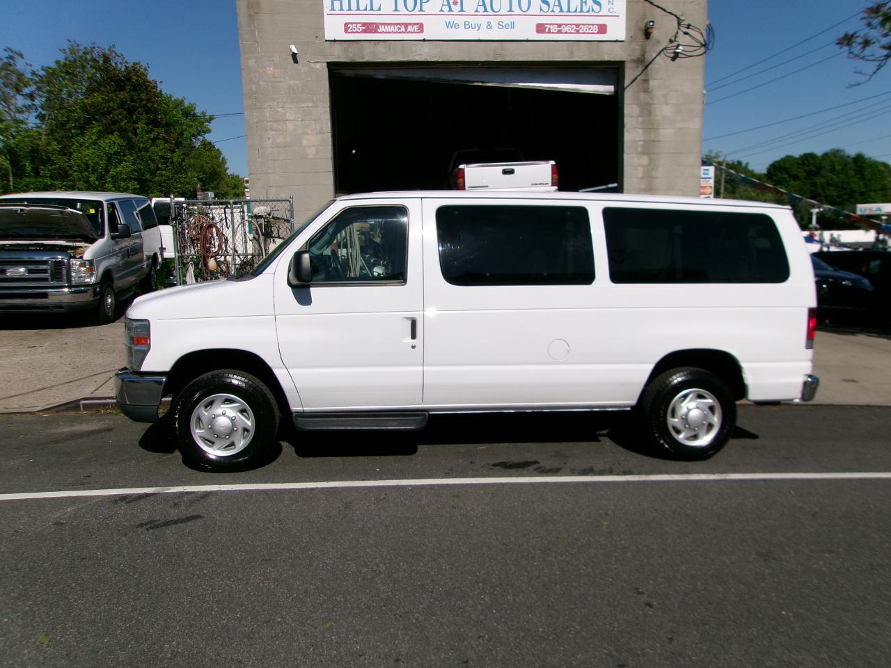Ford Econoline E-350 XLT Super Duty 2014