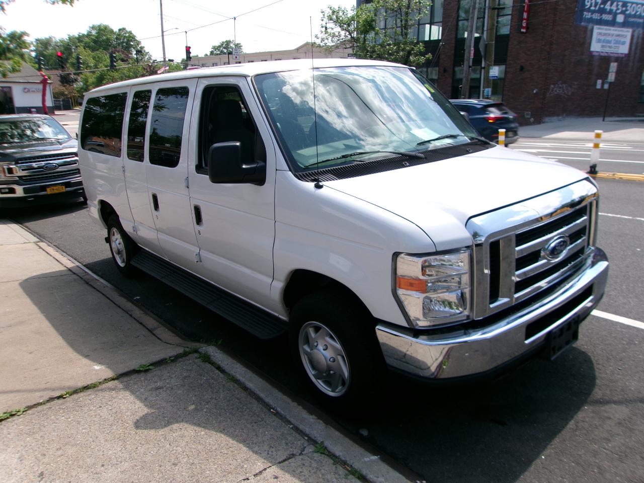 2014 Ford Econoline E-350 XLT Super Duty