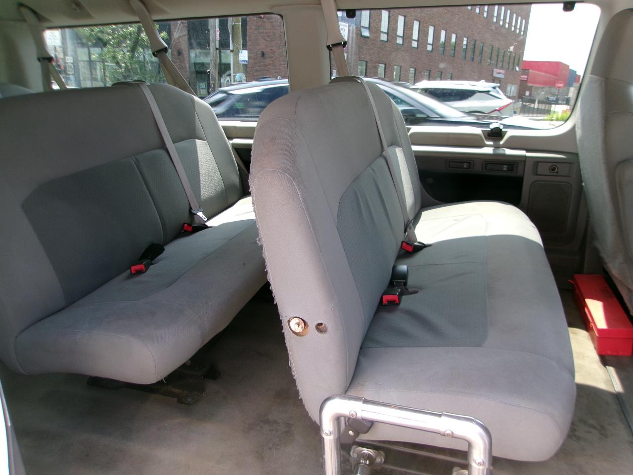 Ford Econoline E-350 XLT Super Duty 2014