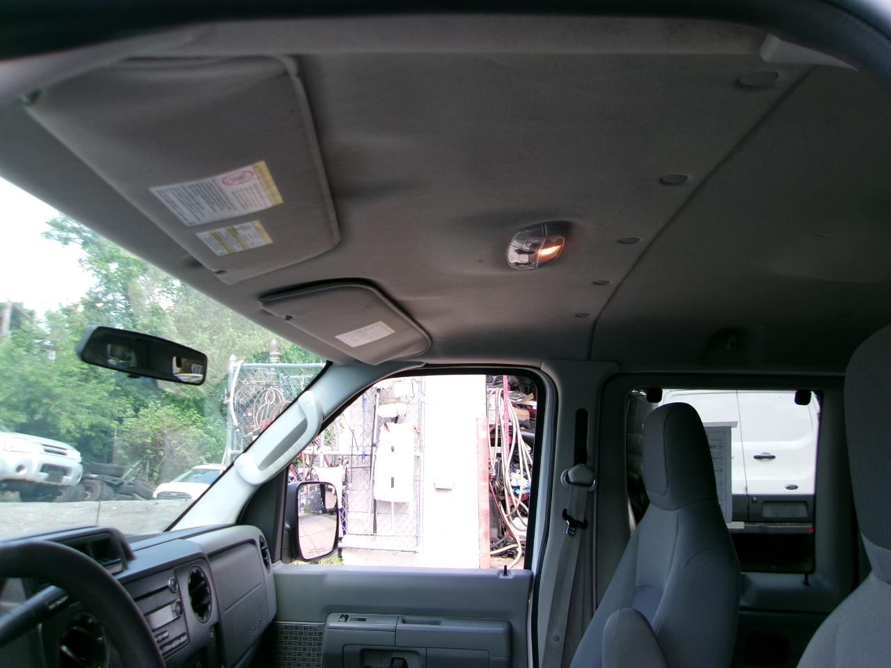 Ford Econoline E-350 XLT Super Duty 2014