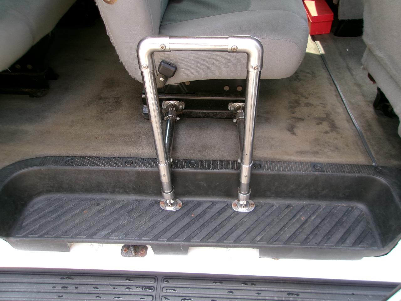 Ford Econoline E-350 XLT Super Duty 2014