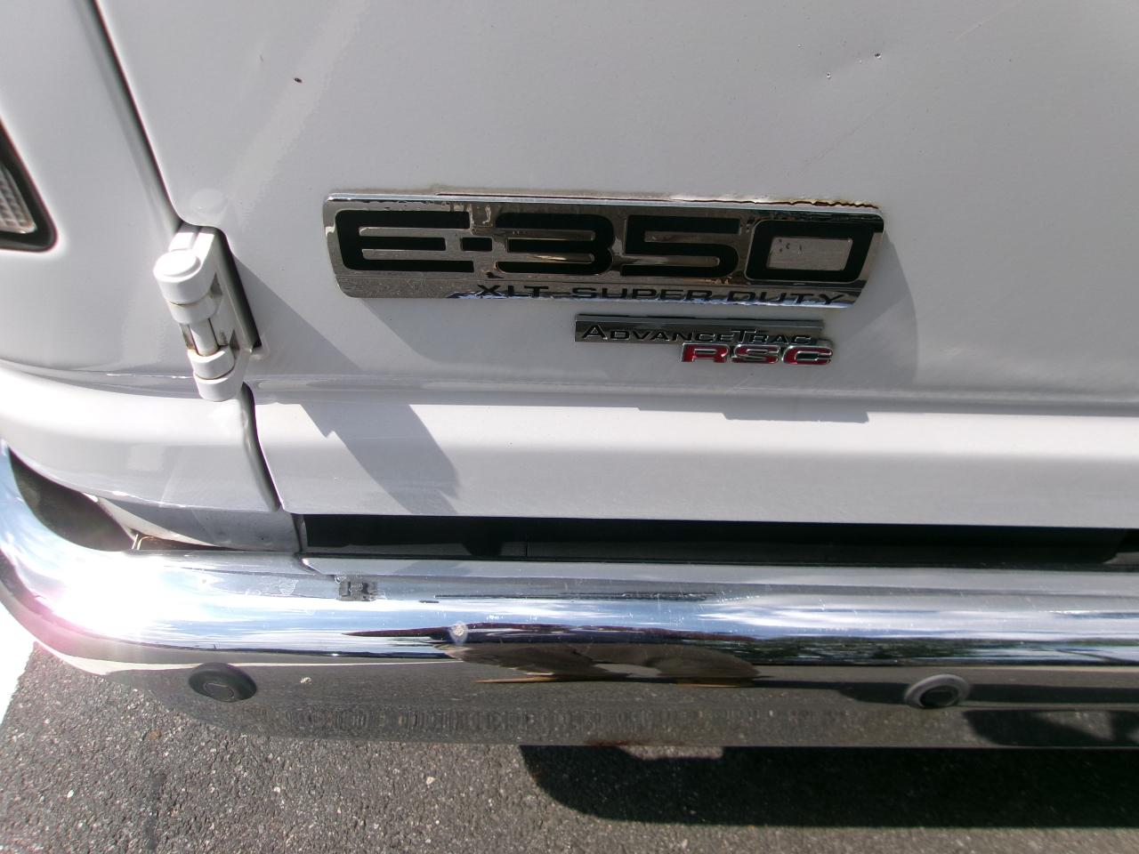 Ford Econoline E-350 XLT Super Duty 2014