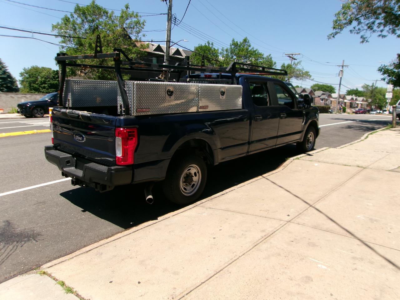 Ford F-250 SD Lariat Crew Cab 2WD 2019