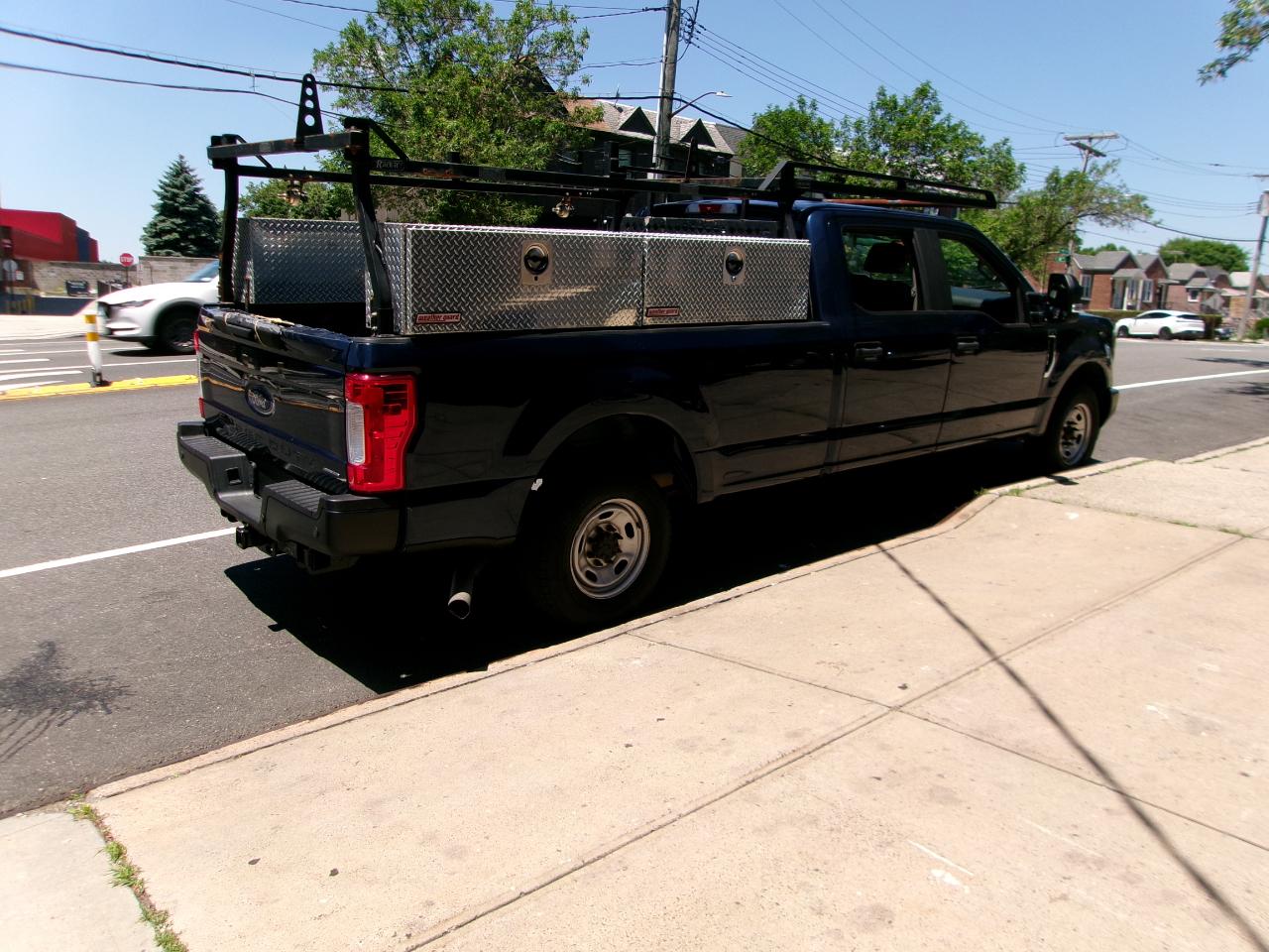 Ford F-250 SD Lariat Crew Cab 2WD 2019