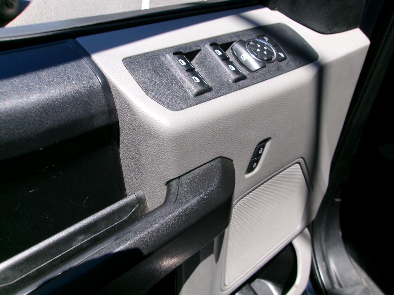 Ford F-250 SD Lariat Crew Cab 2WD 2019