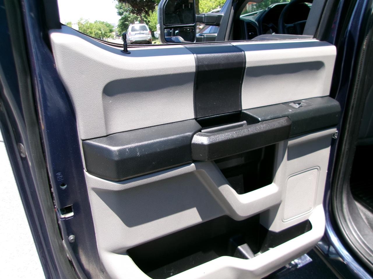 Ford F-250 SD Lariat Crew Cab 2WD 2019