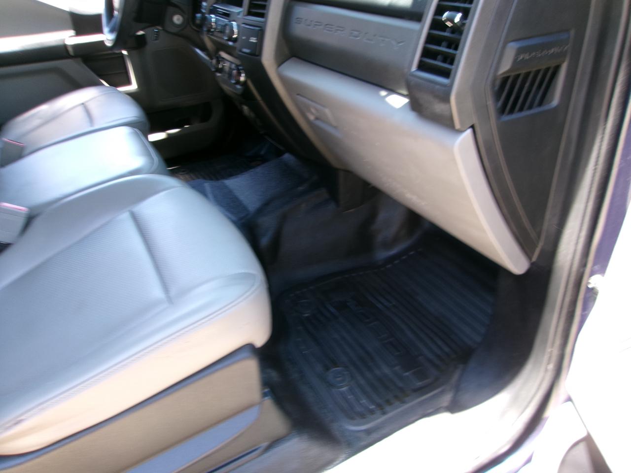 Ford F-250 SD Lariat Crew Cab 2WD 2019