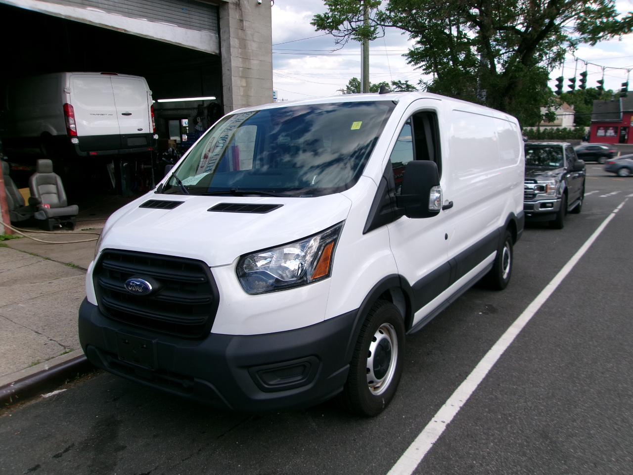 Ford Transit 150 Van Low Roof w/Sliding Pass. 130-in. WB 2020