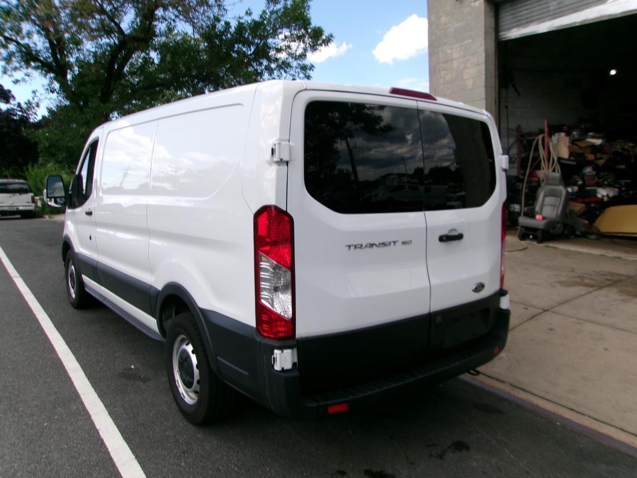 Ford Transit 150 Van Low Roof w/Sliding Pass. 130-in. WB 2020