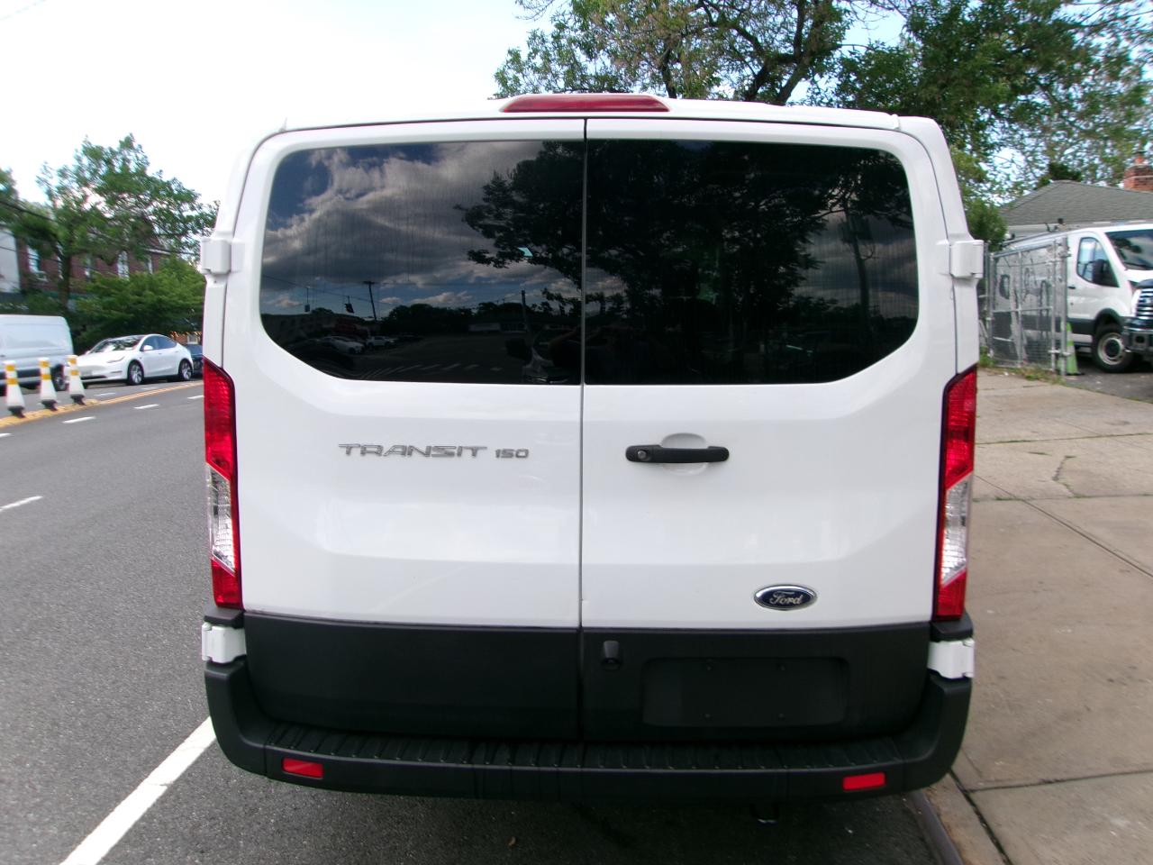 Ford Transit 150 Van Low Roof w/Sliding Pass. 130-in. WB 2020