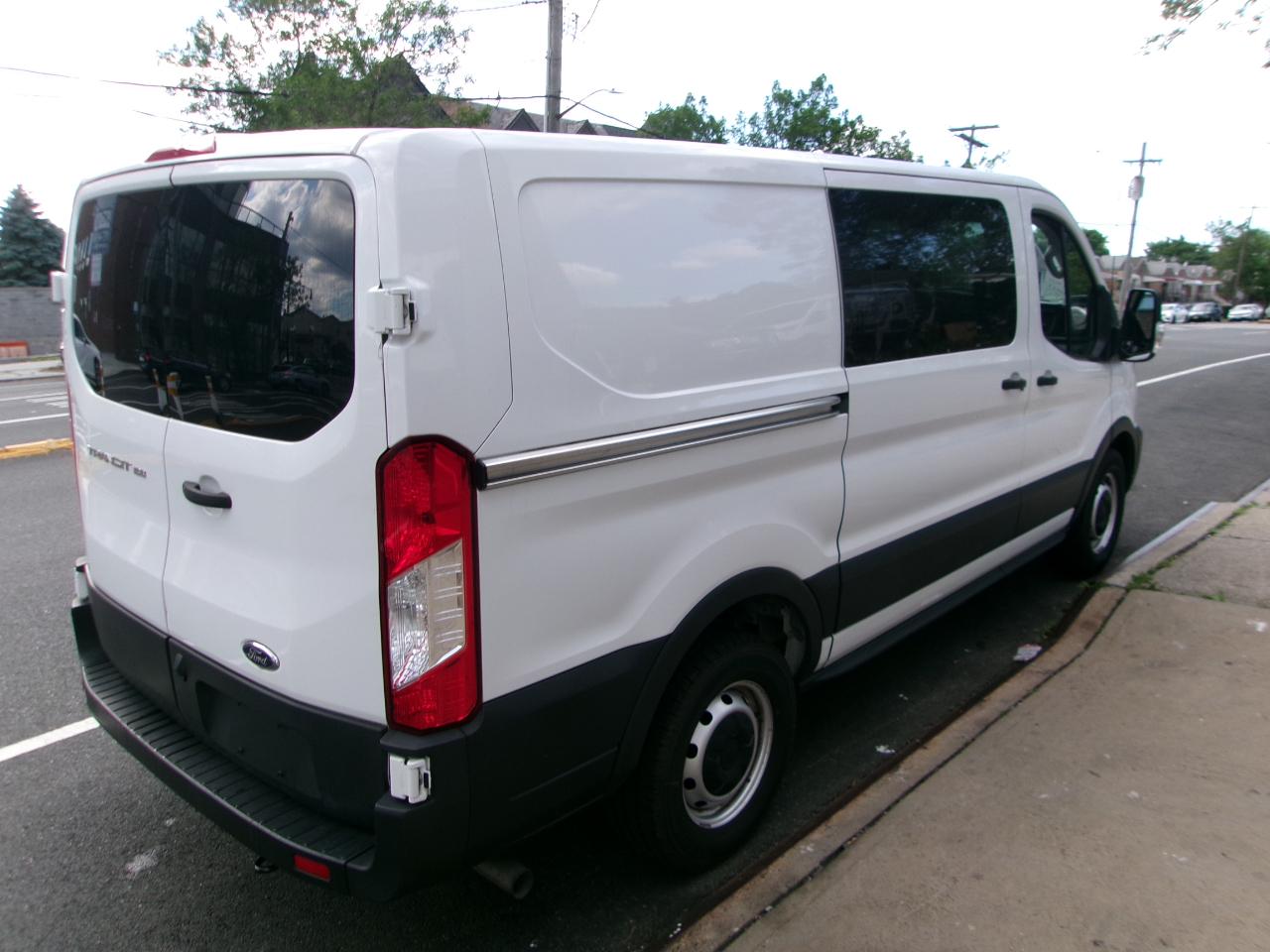Ford Transit 150 Van Low Roof w/Sliding Pass. 130-in. WB 2020