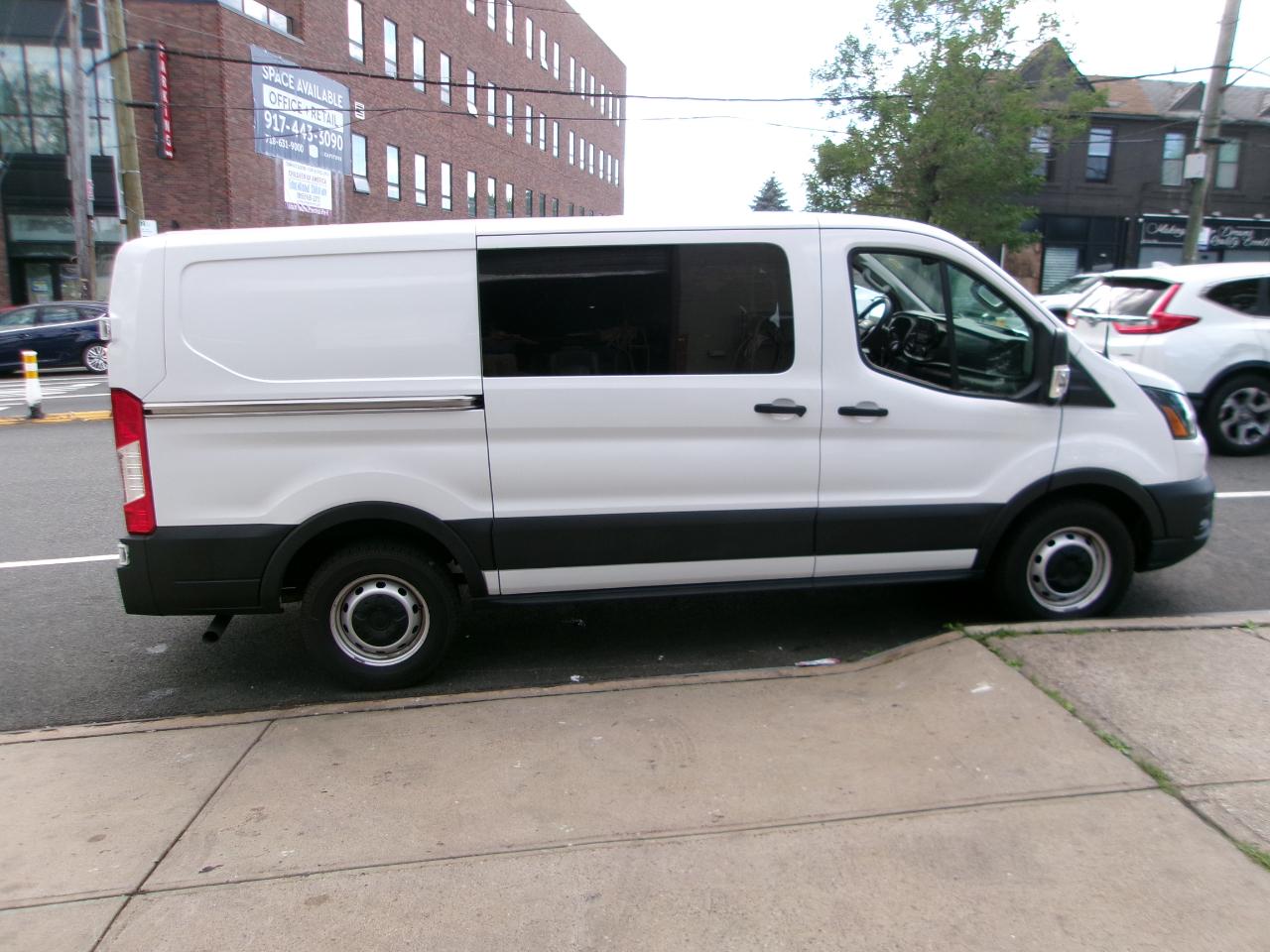 Ford Transit 150 Van Low Roof w/Sliding Pass. 130-in. WB 2020