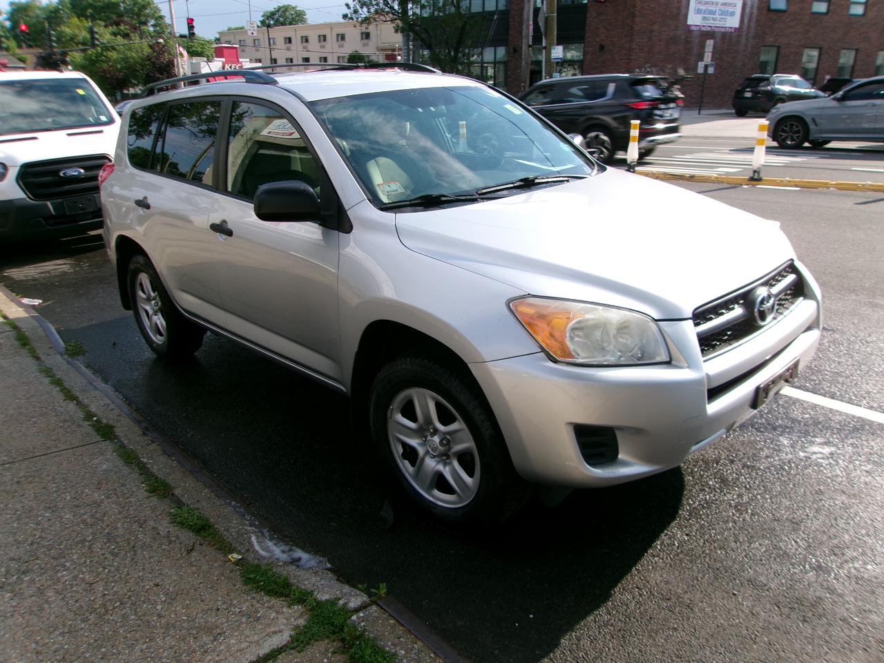 Toyota RAV4 Base I4 4WD 2011