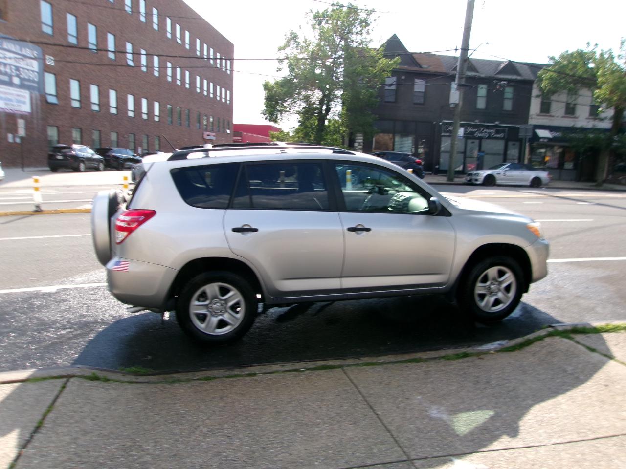 Toyota RAV4 Base I4 4WD 2011