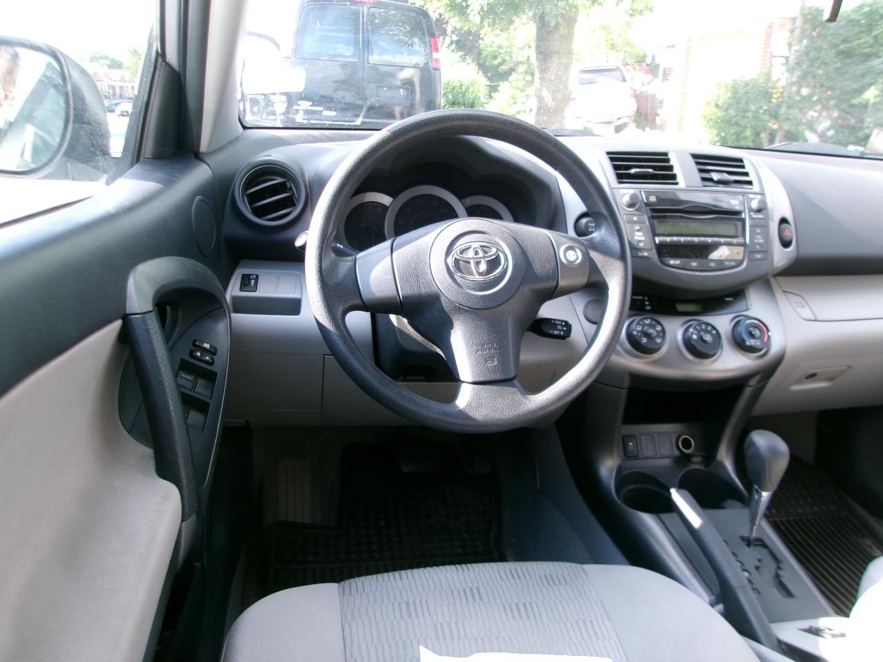 Toyota RAV4 Base I4 4WD 2011