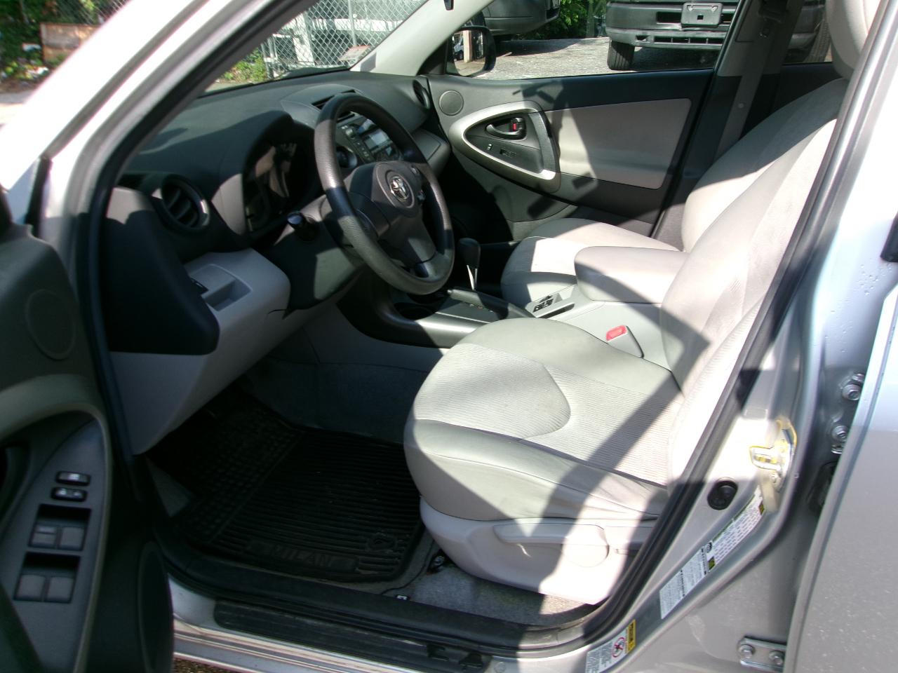 Toyota RAV4 Base I4 4WD 2011