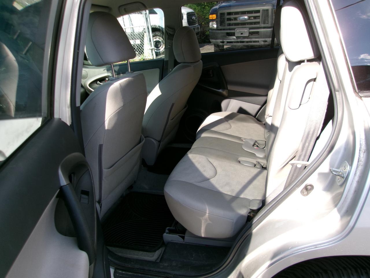 Toyota RAV4 Base I4 4WD 2011