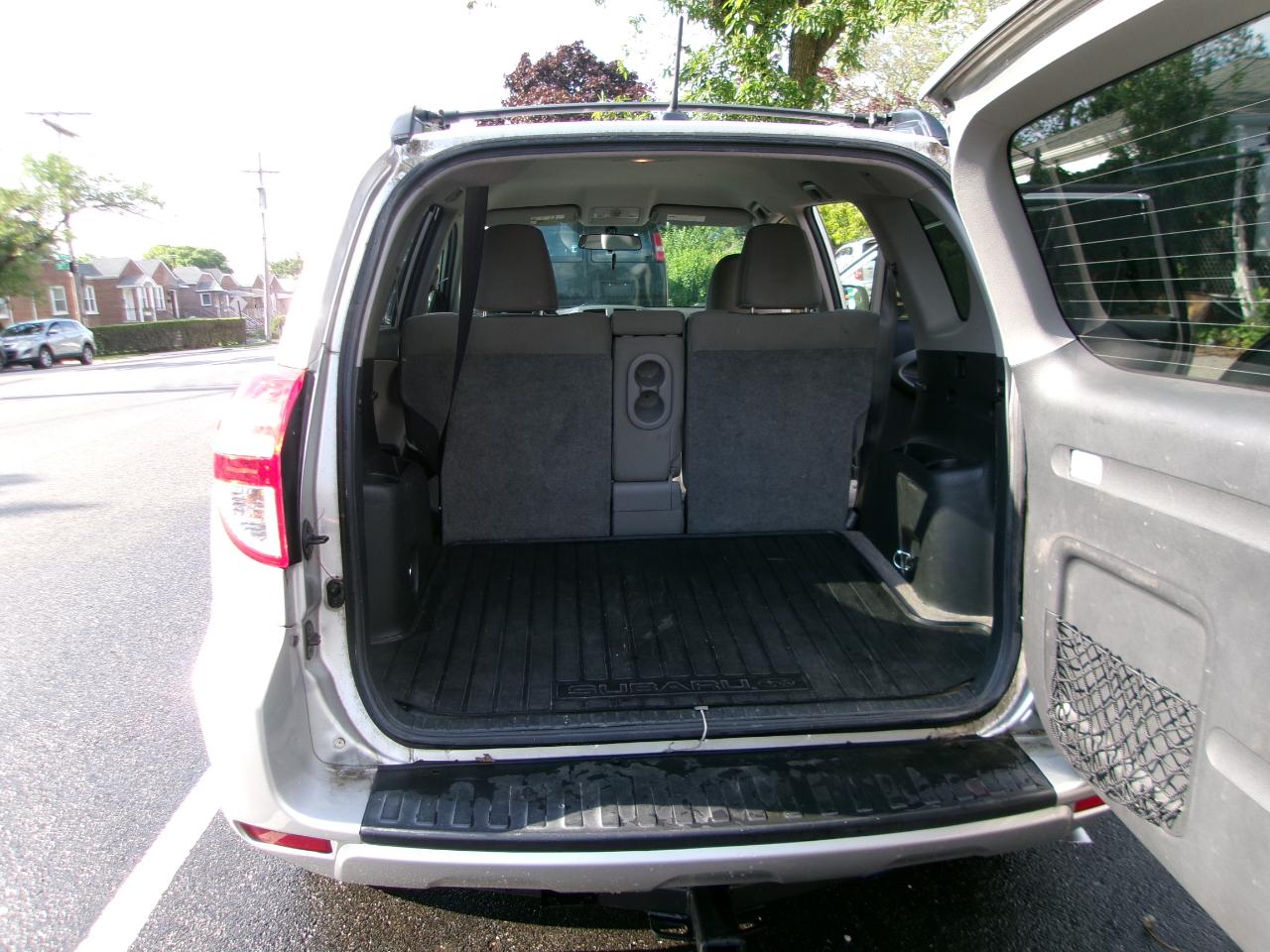 Toyota RAV4 Base I4 4WD 2011