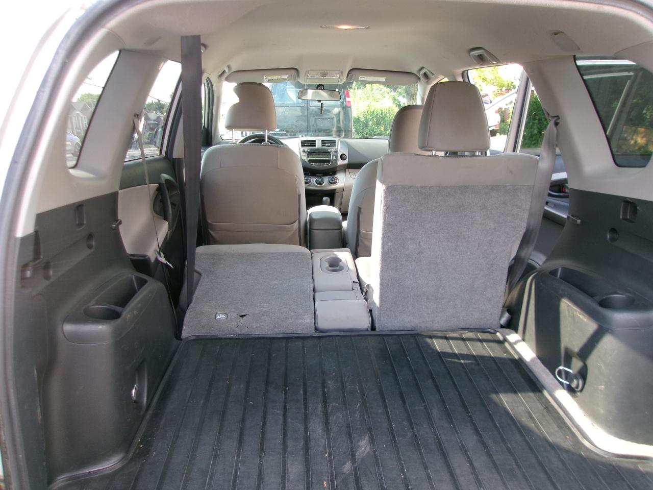Toyota RAV4 Base I4 4WD 2011
