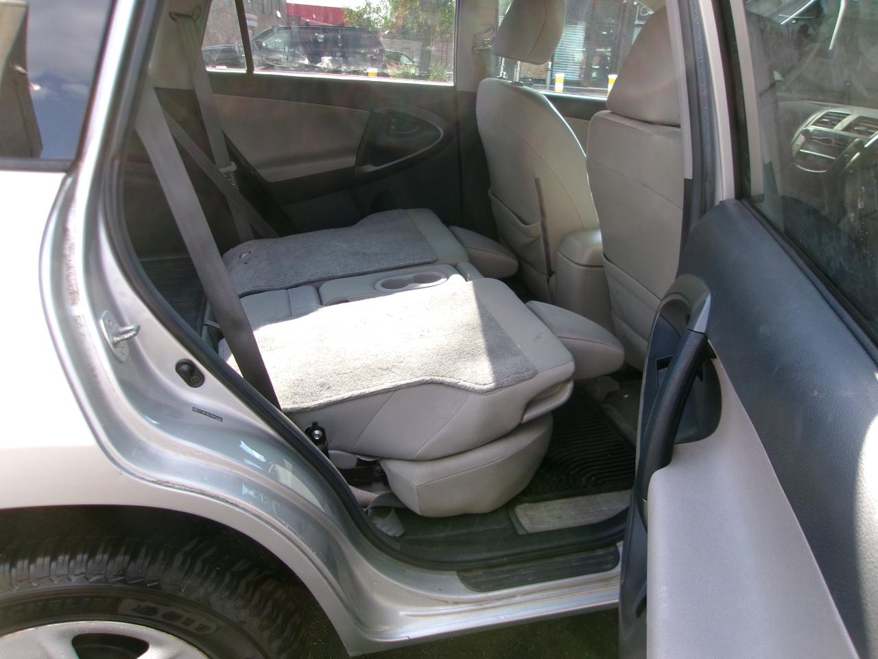 Toyota RAV4 Base I4 4WD 2011