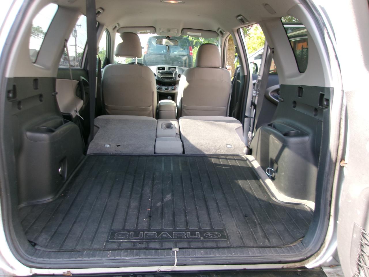 Toyota RAV4 Base I4 4WD 2011