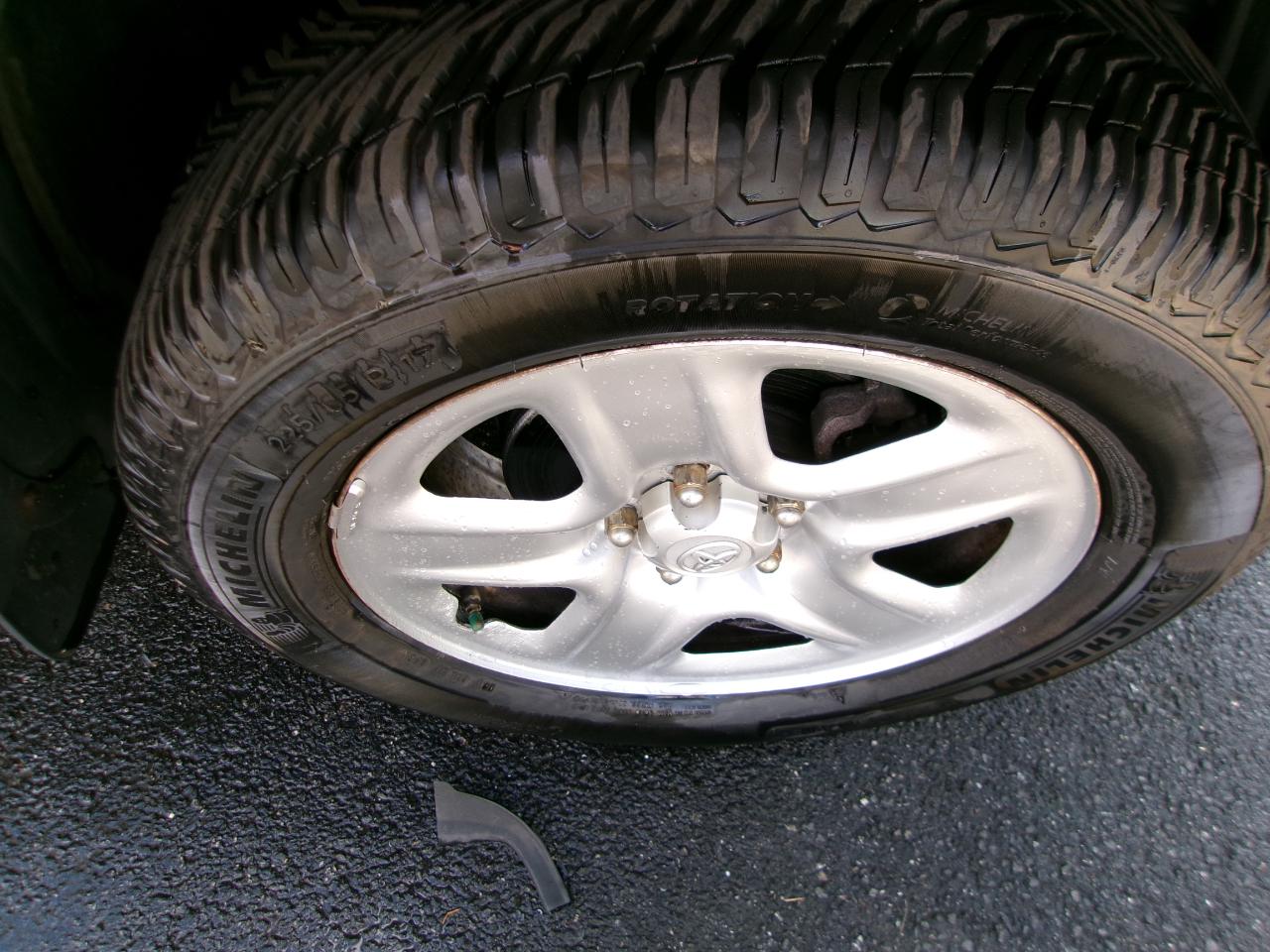 Toyota RAV4 Base I4 4WD 2011