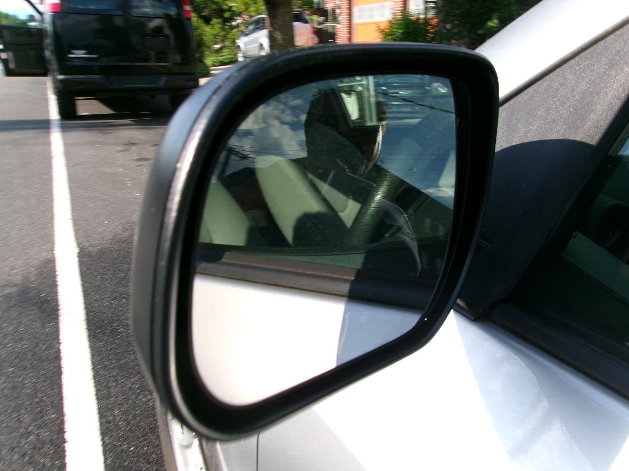 Toyota RAV4 Base I4 4WD 2011