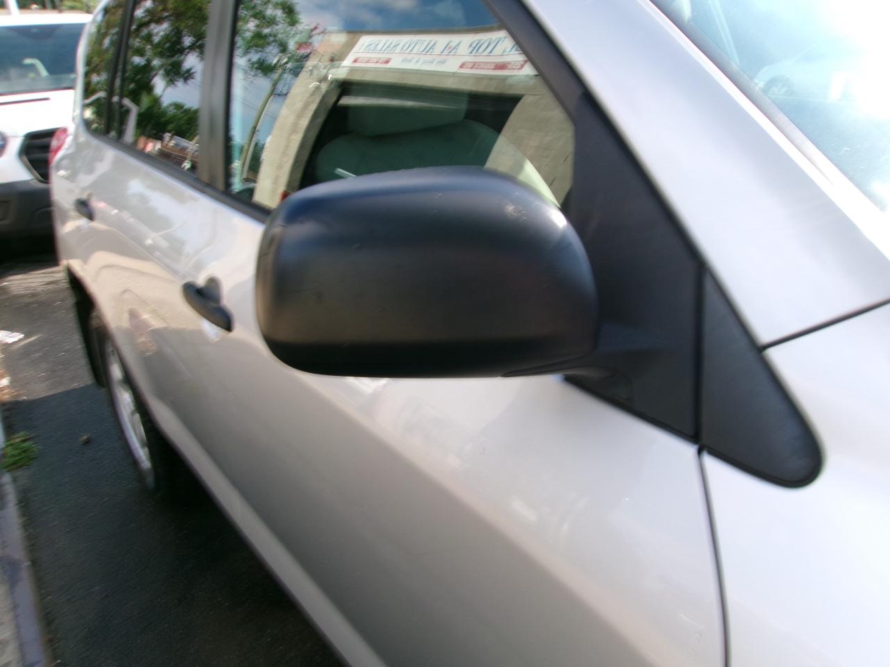 Toyota RAV4 Base I4 4WD 2011
