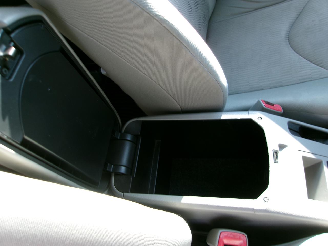 Toyota RAV4 Base I4 4WD 2011