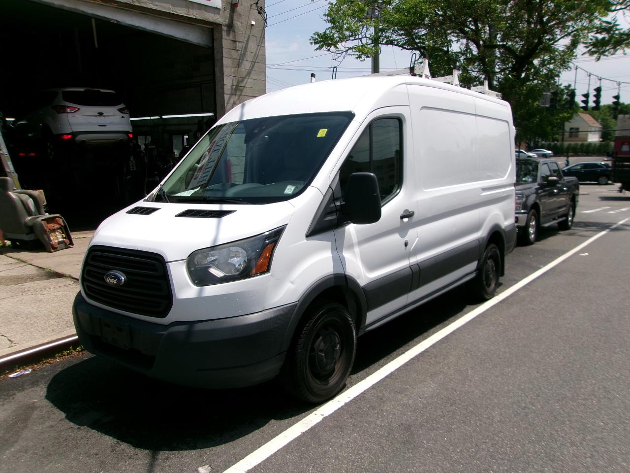 Ford Transit 250 Van Med. Roof w/Sliding Pass. 130-in. WB 2017