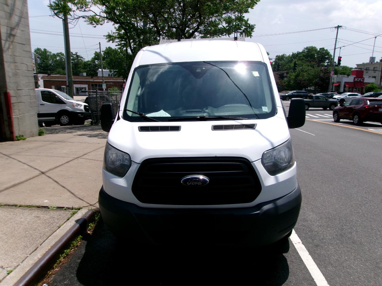 Ford Transit 250 Van Med. Roof w/Sliding Pass. 130-in. WB 2017