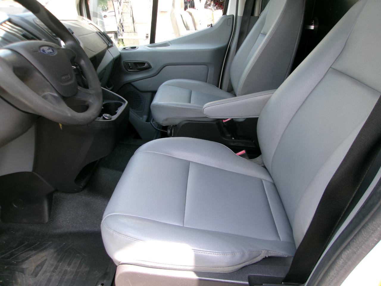 Ford Transit 250 Van Med. Roof w/Sliding Pass. 130-in. WB 2017