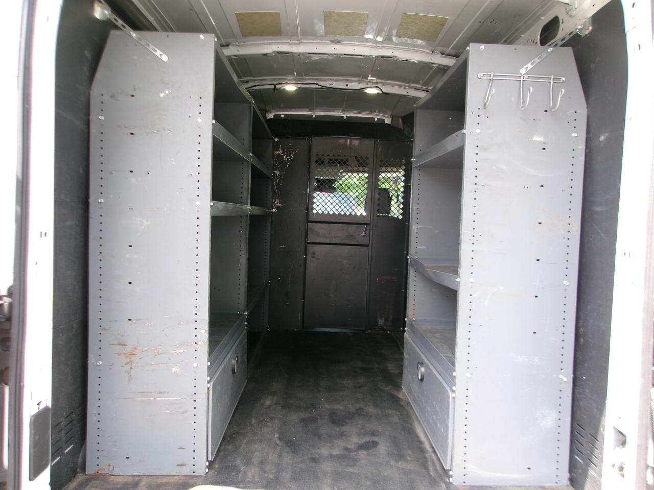 Ford Transit 250 Van Med. Roof w/Sliding Pass. 130-in. WB 2017