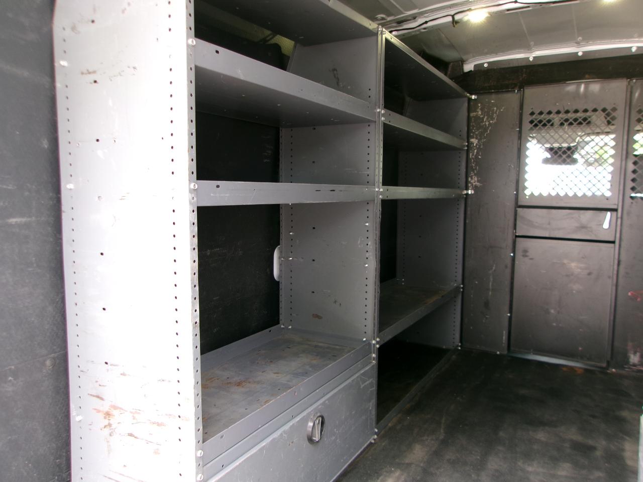 Ford Transit 250 Van Med. Roof w/Sliding Pass. 130-in. WB 2017