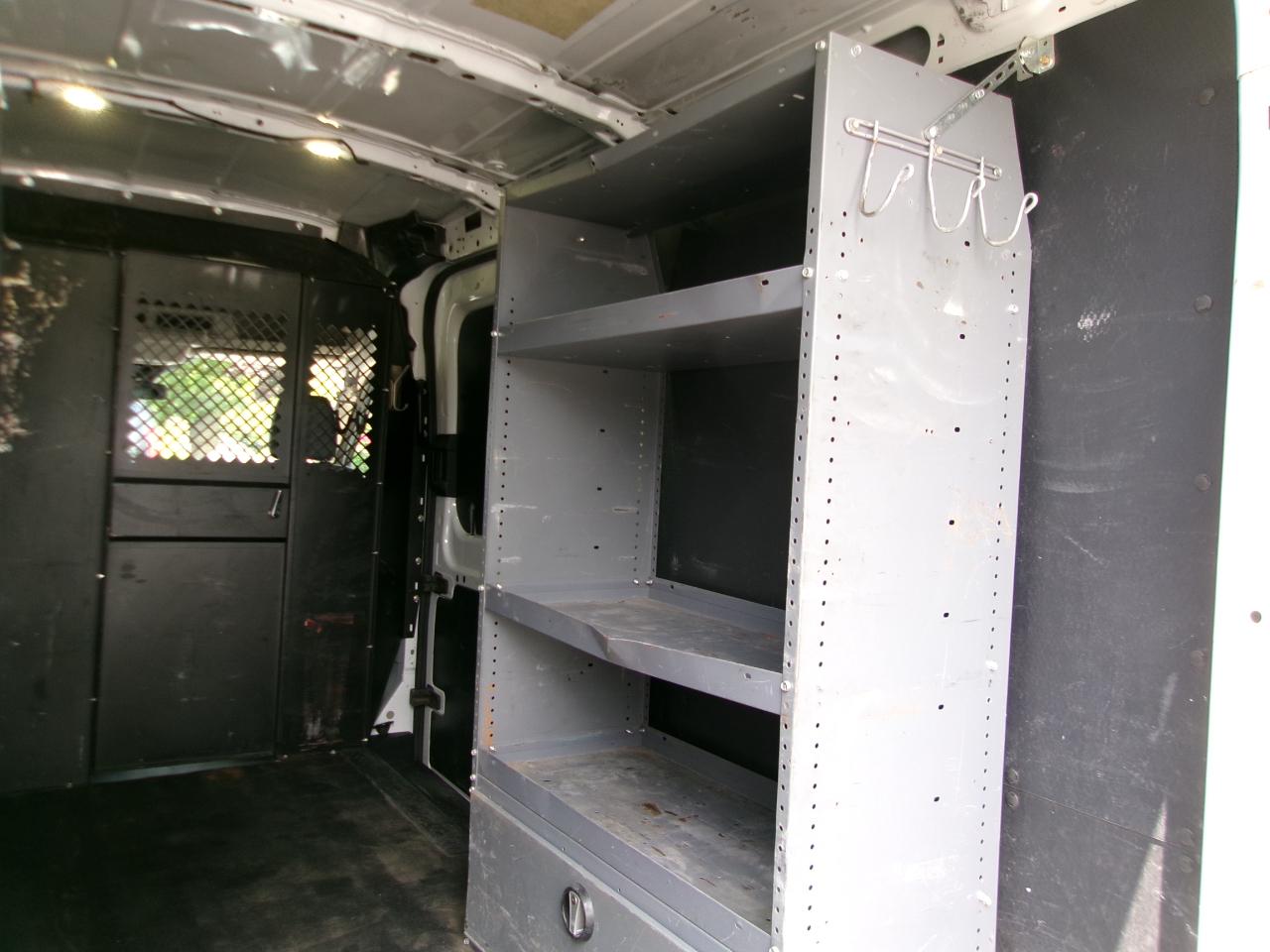 Ford Transit 250 Van Med. Roof w/Sliding Pass. 130-in. WB 2017