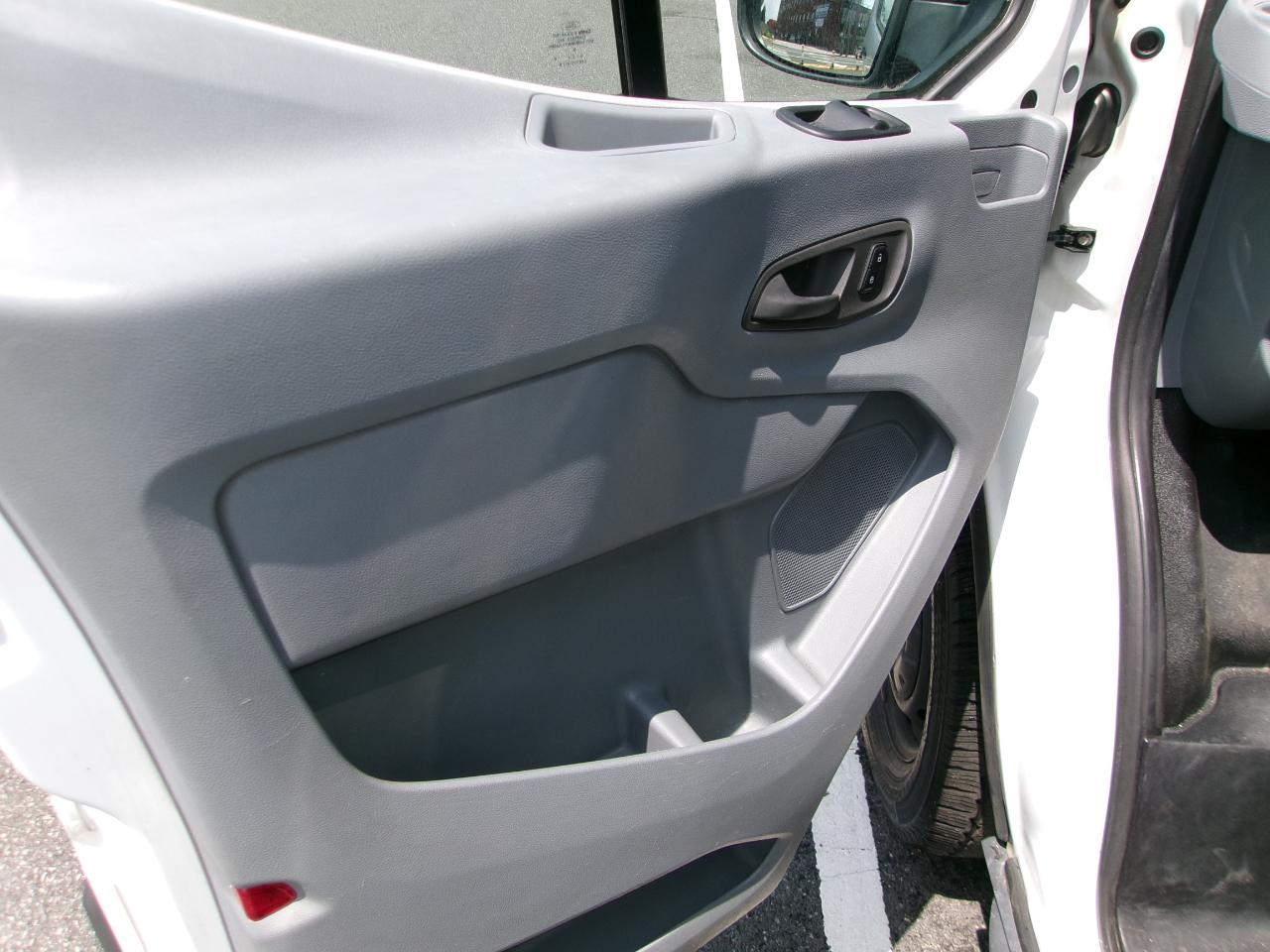Ford Transit 250 Van Med. Roof w/Sliding Pass. 130-in. WB 2017