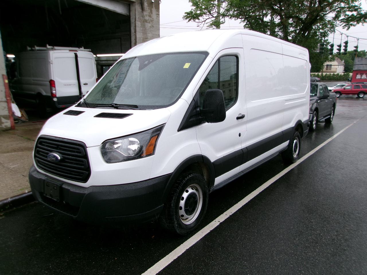 Ford Transit 250 Van Med. Roof w/Sliding Pass. 148-in. WB 2019
