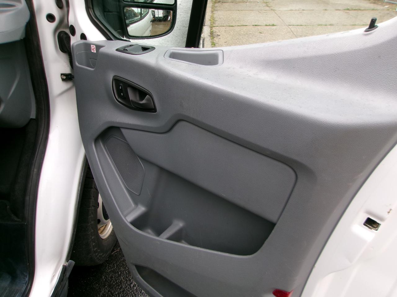 Ford Transit 250 Van Med. Roof w/Sliding Pass. 148-in. WB 2019