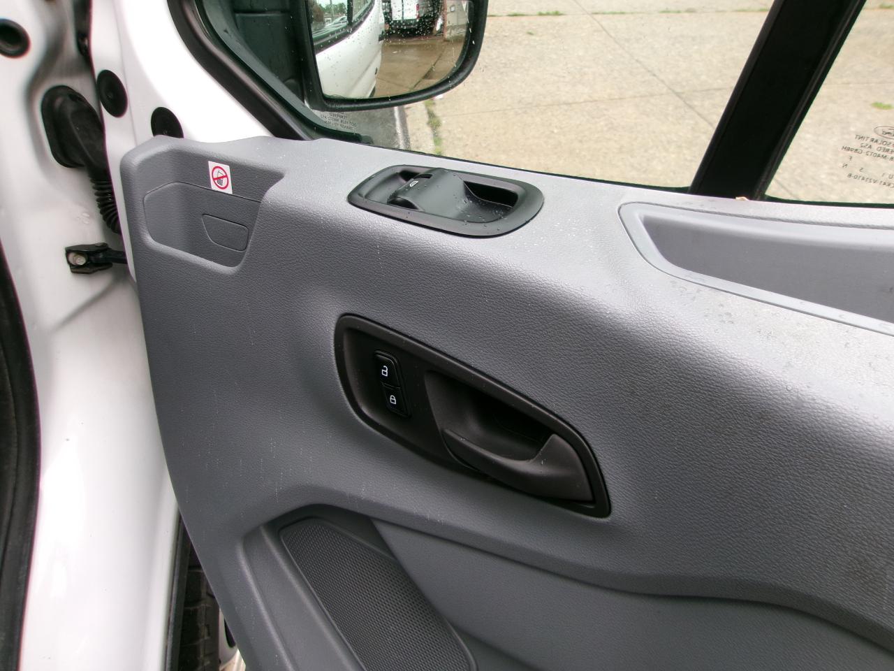 Ford Transit 250 Van Med. Roof w/Sliding Pass. 148-in. WB 2019
