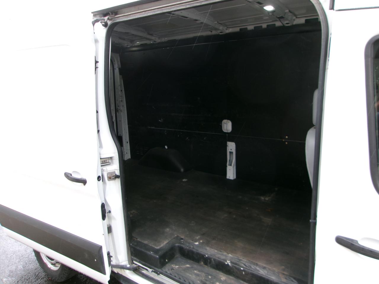 Ford Transit 250 Van Med. Roof w/Sliding Pass. 148-in. WB 2019