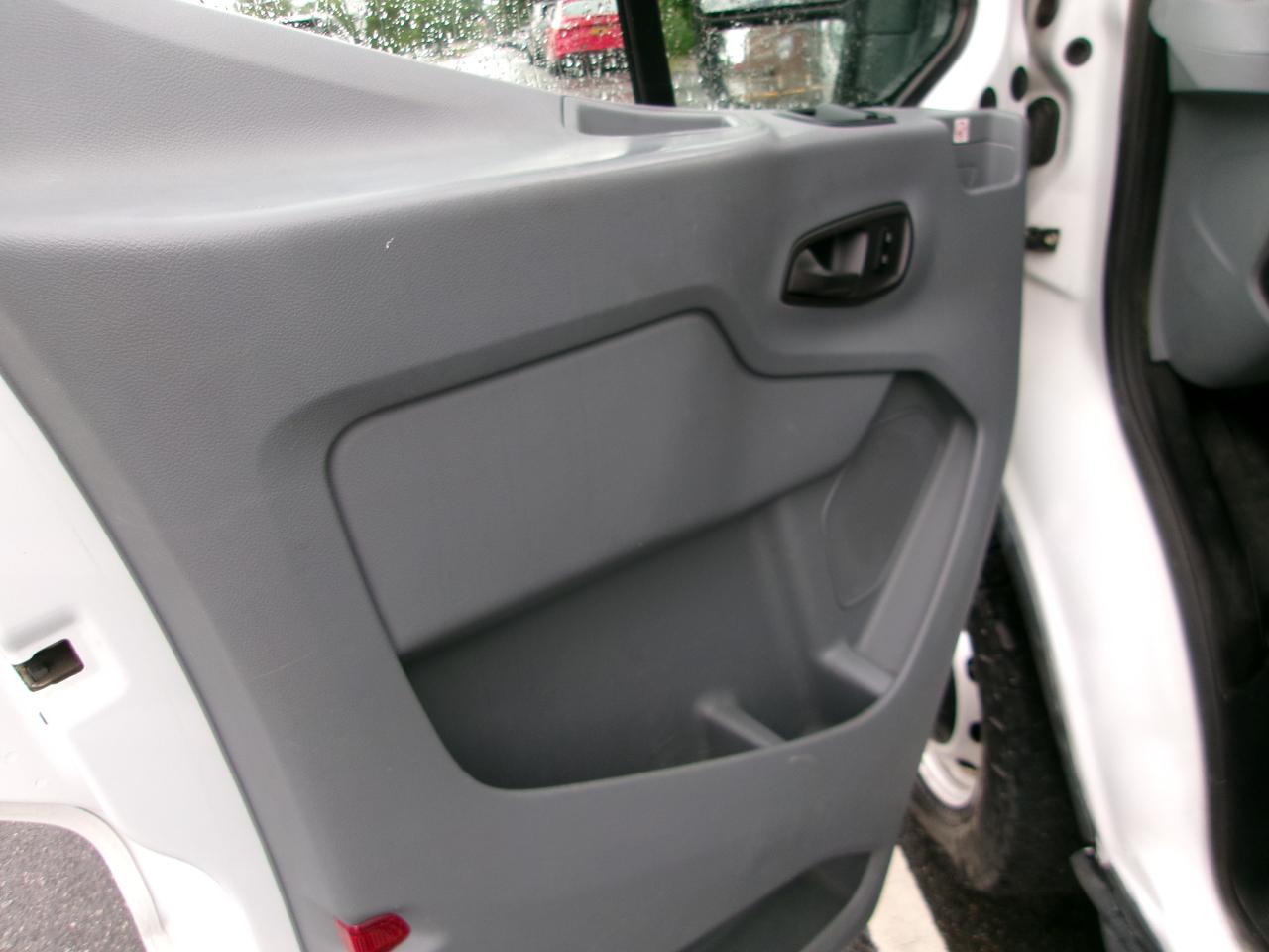 Ford Transit 250 Van Med. Roof w/Sliding Pass. 148-in. WB 2019