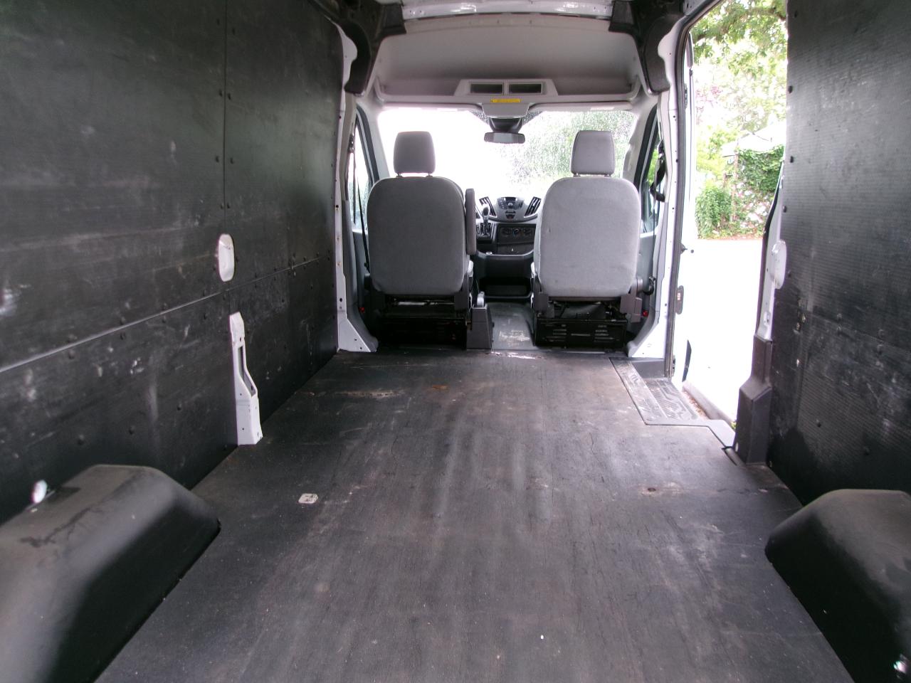 Ford Transit 250 Van Med. Roof w/Sliding Pass. 148-in. WB 2019