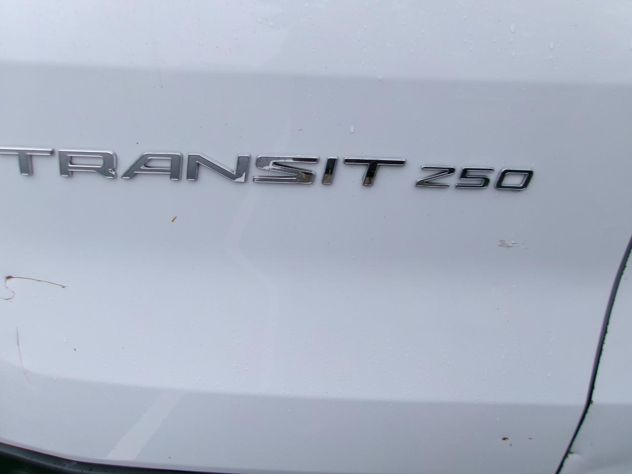 Ford Transit 250 Van Med. Roof w/Sliding Pass. 148-in. WB 2019