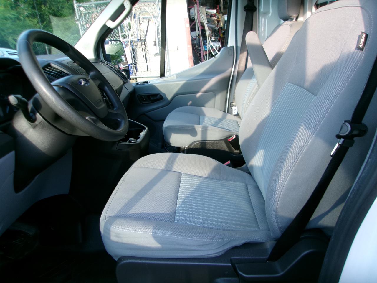 Ford Transit 250 Van Med. Roof w/Sliding Pass. 148-in. WB 2017