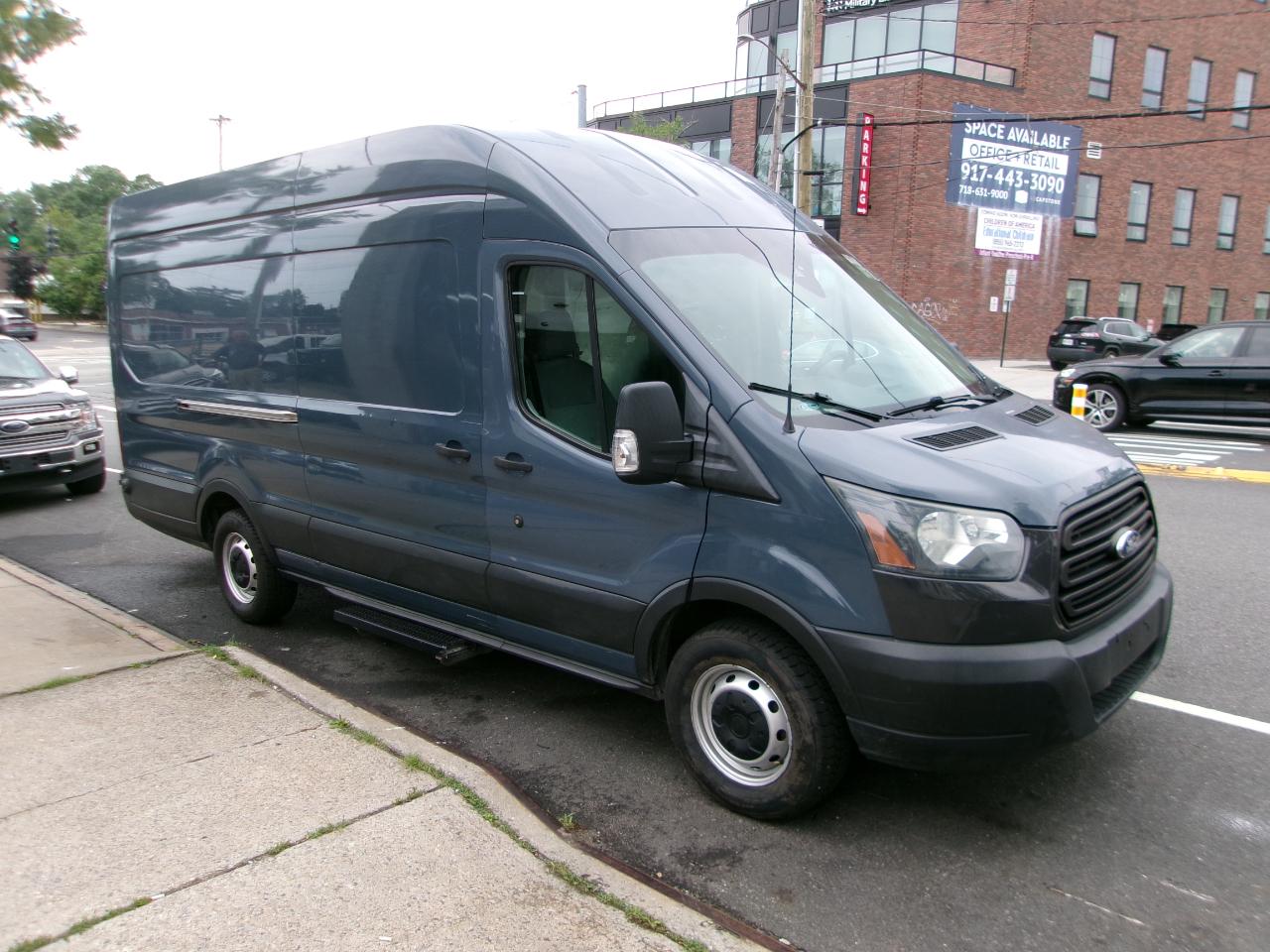 Ford Transit 250 Van High Roof w/Sliding Pass. 148-in. WB EL 2019