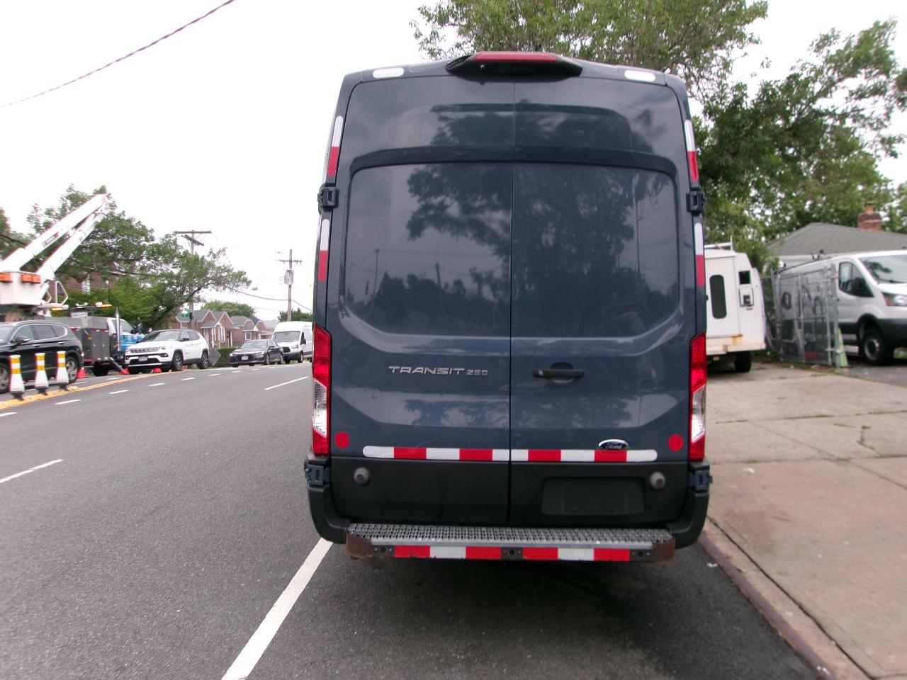 Ford Transit 250 Van High Roof w/Sliding Pass. 148-in. WB EL 2019